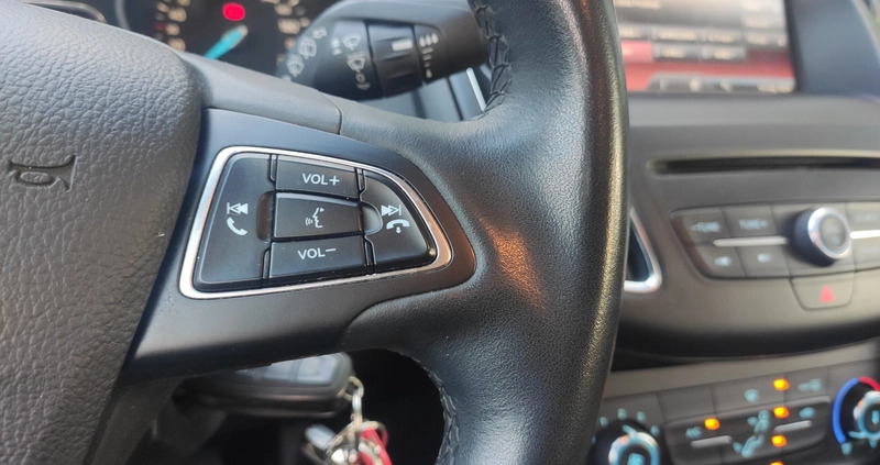 Ford Focus cena 35500 przebieg: 163723, rok produkcji 2016 z Warszawa małe 172